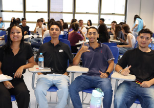 Foto da sala de aula do CIEE com os Jovem aprendizes