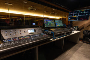 Cabine do audiovisual do Teatro CIEE