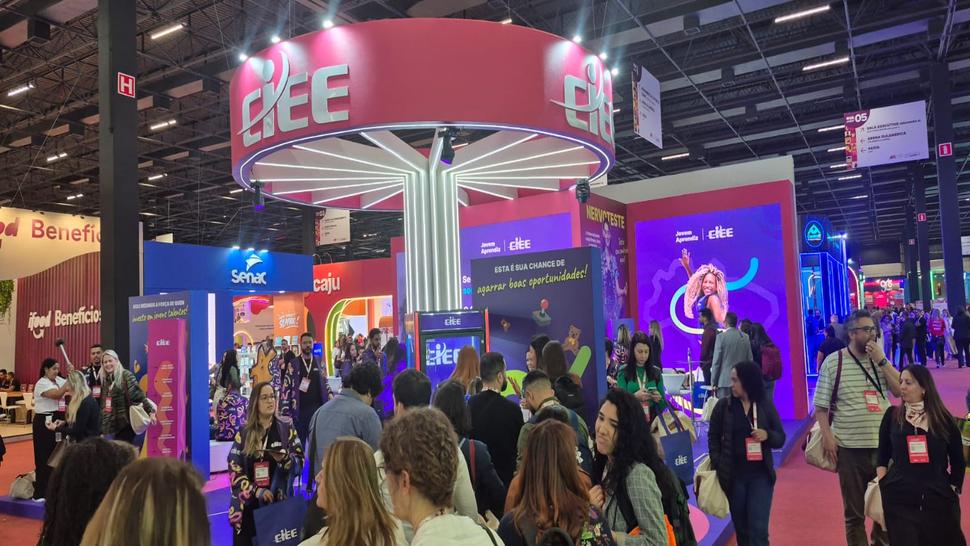 Foto do estande do CIEE no CONARH 2025